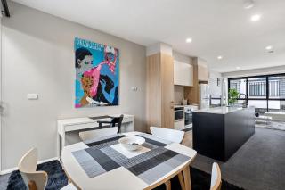 Modern 3-Bedroom Townhouse in Quiet Greenway - 3