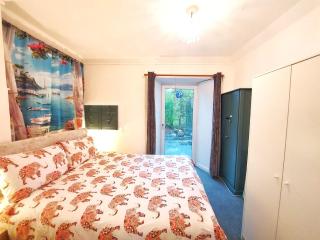 The Wee Nest in Largs - One-Bedroom Ground Flat - 6