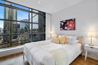 Central 2-Bed Apartment with Parking, Pool and Gym - 8