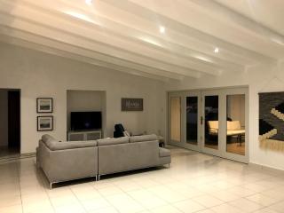 Family Beach House with an Amazing Ocean View - 9