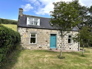 Cosy Cottage on the Whisky Trail - 0