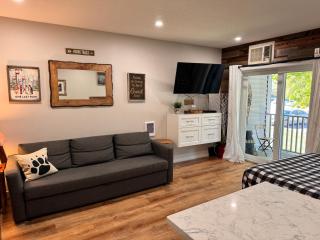 Stylish Loon Mountain Studio Condo with Pool and Hot Tub - Lincoln - 8