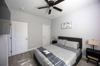 2 Min to Downtown - 9 to Elon - Fast Wi-Fi - 7