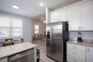 2 Min to Downtown - 9 to Elon - Fast Wi-Fi - 2