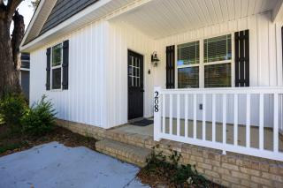 2 Min to Downtown - 9 to Elon - Fast Wi-Fi - 8