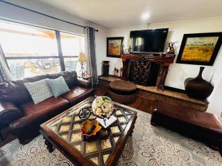 Lakefront Getaway - 4