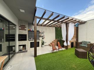 Governador Celso Ramos Townhouse with Hot Tub - 4