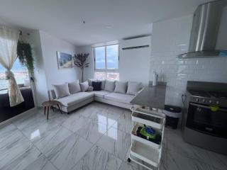 Balboa Avenue Sky Suites - 9