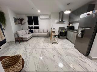 Balboa Avenue Sky Suites - 2