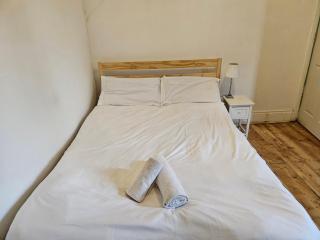 Welcome to Moseley - 2 bedroom flat - 8