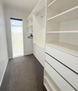 Cosy Luxe --Modern 3 bedroom home in Johnsonville - 9