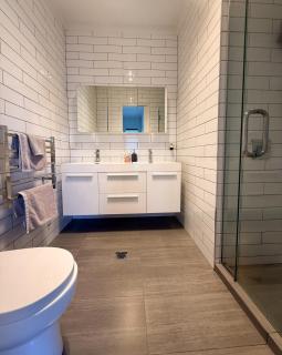 Cosy Luxe --Modern 3 bedroom home in Johnsonville - 7