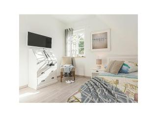 Baltic Sea House Seagrass Fireplace - 4