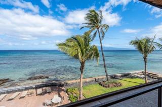 Kulakane 310 · KK 310 Updated BeachFront 2BD w AC Pool - 1