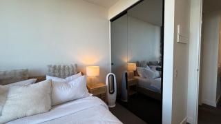 Luxe 2B2B Pool, Balcony, BBQ, Garden in Melbourne - 4