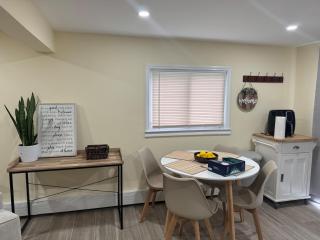 Private entrance Serene Cozy 1 Bedroom apt - Shirley - 8