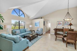 Pirates Cove Marco Island, saltwater pool, bikes, water sports, paddle boards included! - 5