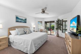 Pirates Cove Marco Island, saltwater pool, bikes, water sports, paddle boards included! - 3