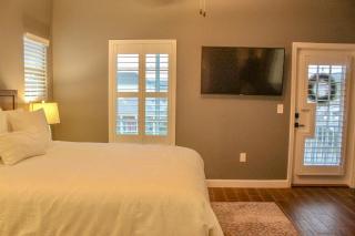 The Pensacola Retreat-Spacious, pet-friendly home - 7