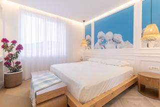 Swan Lake Luxury Apartment - 1