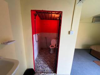 Coatal Retreat Hostel - 6