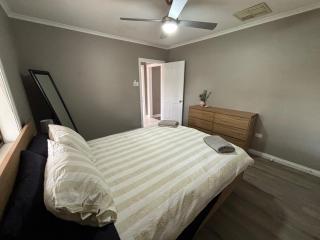 Park, Outdoor Gym, Sports Oval, 3 Queen Room House - 5