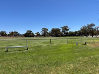 Park, Outdoor Gym, Sports Oval, 3 Queen Room House - 4