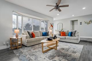 Luxe by Jenn - 3BR Retreat with Heated Pool - 0