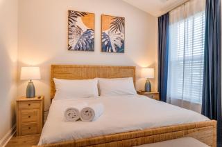 Lake Front 2 King, Bar & Grill Public Dock, Kayaks - 6