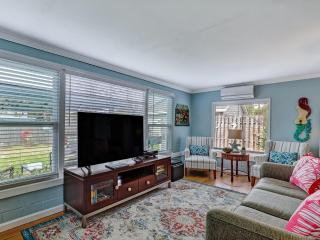 Tybee Tabby Beach Cottage - 0