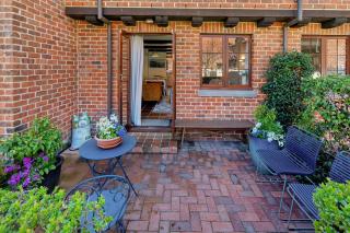 Monaco Shores Apartment - 5