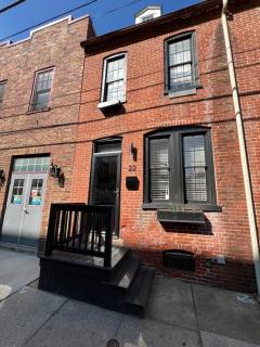 THE CONESTOGA HOUSE - THEATER & BUSINESS DISTRICT - 9