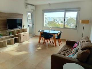 Hermoso departamento céntrico con cochera opcional - 0