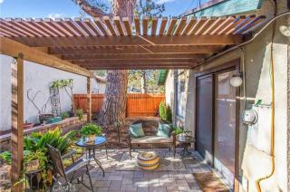 Pet-Friendly, Fully Fenced and Fully Furnished 3BR Home - 7