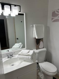 Pet-Friendly, Fully Fenced and Fully Furnished 3BR Home - 3