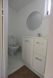 The Tiny Retreat With Private Entrance - 2