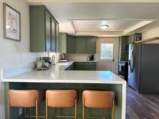 Relax Under the Stars, Best view in town , Yosemite House with Firepit, Hot Tub, Game Room & Pool table - Oakhurst - 2