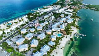 Condo Casa Nino - with pool & lagoon front view - 2