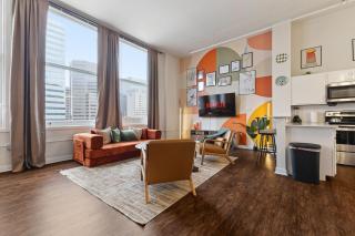 New Skywalk Access- Downtown Work Retreat- Sleeps8 - Indianapolis - 0