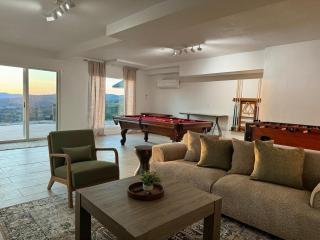 Relax Under the Stars, Best view in town , Yosemite House with Firepit, Hot Tub, Game Room & Pool table - Oakhurst - 9