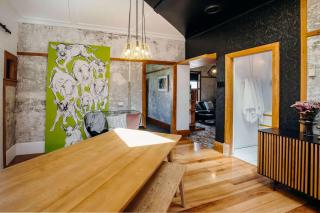 Fun Times in Fitzroy - eclectic bungalow by beach - 4