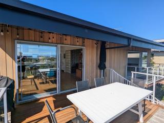 Richmond Views - Holiday Home - 2