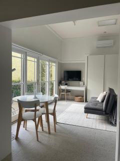 Studio Elster - Self contained studio, walk to beach, cafes, shops, trains - 0