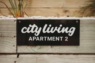 City Living Unit 2 - 5 min stroll to CBD - 2