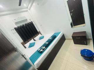 Shree Gomukh residency comfortable home stay for family near to vishwanath temple 200 mtrs - 3