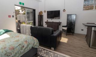 City Living Unit 3 - 5 min stroll to CBD - 1