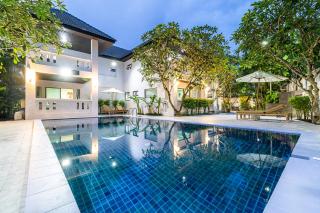 Phuket Leisure Time Hotel - 1