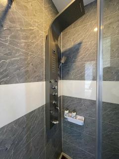 Rose Hotel - Grand World Phu Quoc - 2