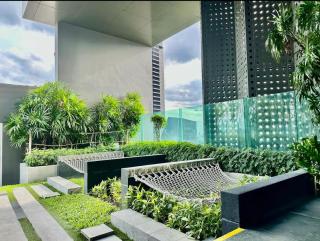 Thonglor Next to BTS Modern Condo - Fitness gym with full view - 2