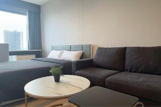 Thonglor Next to BTS Modern Condo - Fitness gym with full view - 8